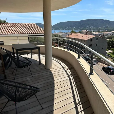 アパート Vecchio Spacieux Climatise 100 M² *