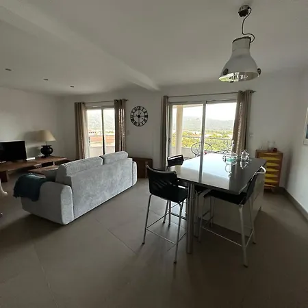 Vecchio Spacieux Climatise 100 M² * Porto-Vecchio (Corsica)